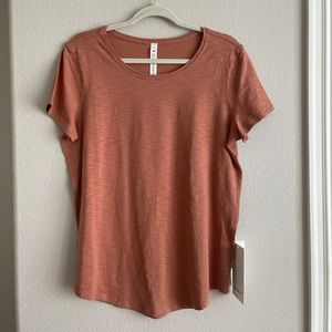 NWT lululemon top